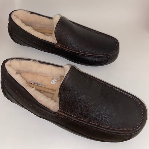 UGG Men's Ascot Slippers - Picture 3 of 9